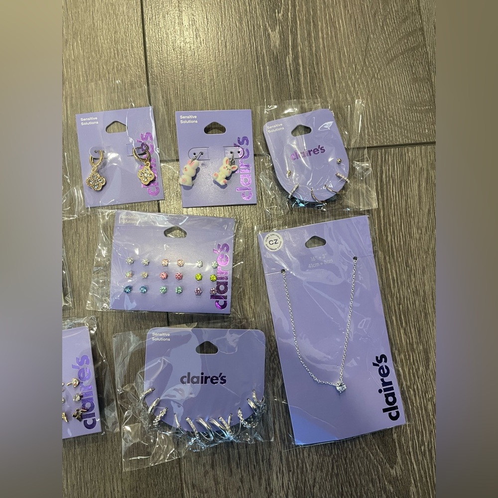 Claire's Colorful Jewelry Collection - Picture 2 of 3